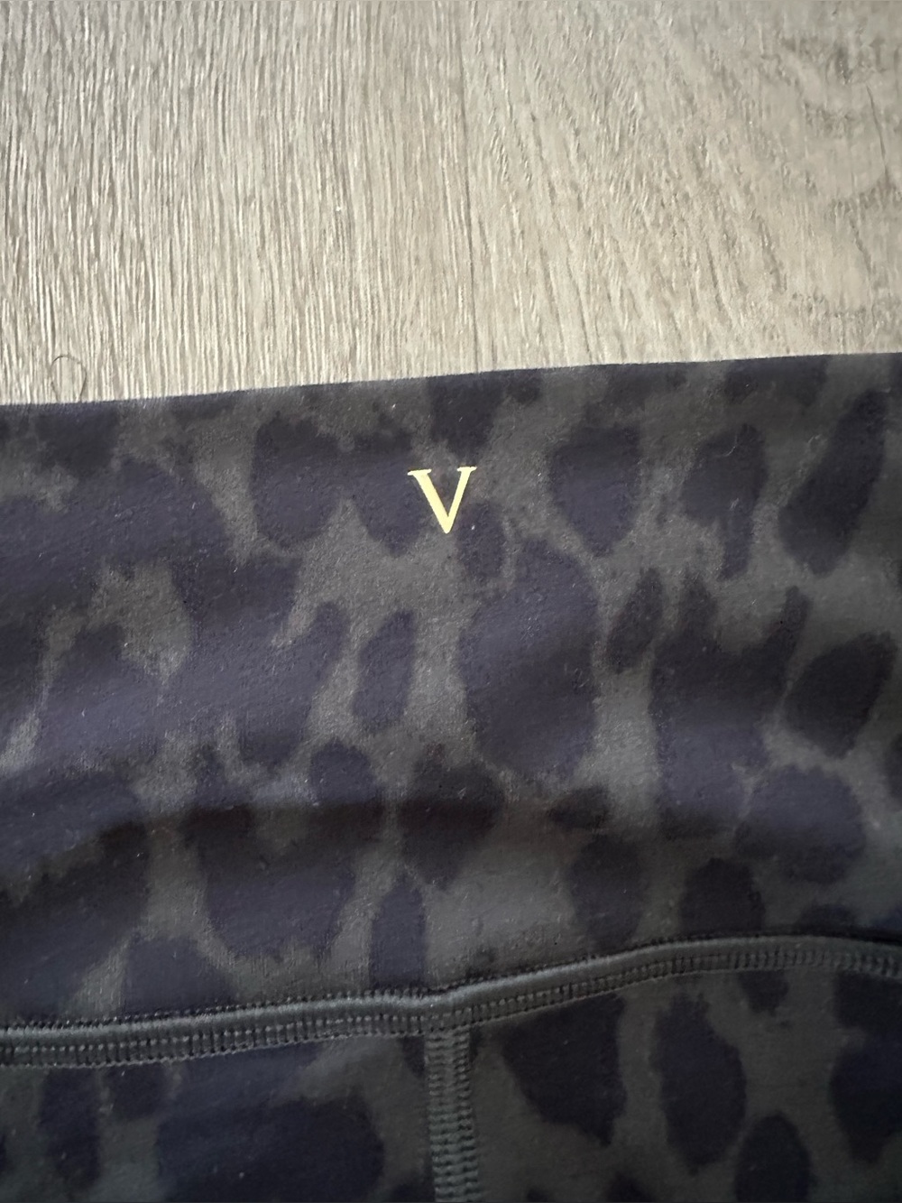 Women’s 3 Victoria’s Secret Leggings Size 8 Medium Leopard Print/Solid Burgundy - Picture 6 of 14